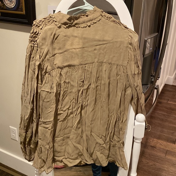 Sundance olive ruffle button-down blouse. Women size XS. - Picture 3 of 3